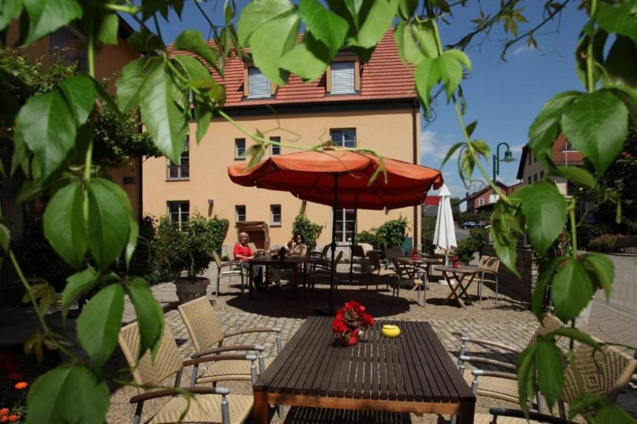 Hotel Weinblatt Зоммерах Экстерьер фото